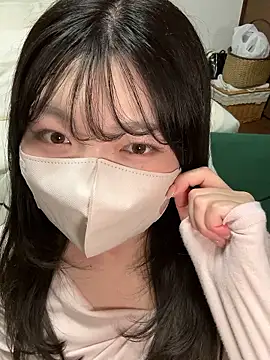   Yui  online show from April 5, 12:02 pm