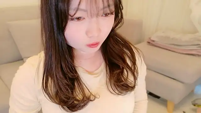   Yui  online show from April 9, 12:54 am