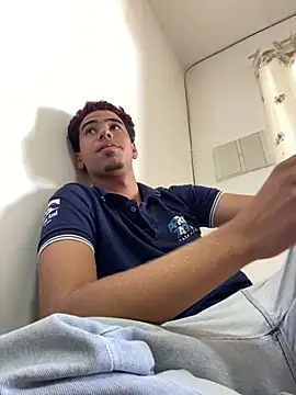 lzinho9153 online show from February 6, 6:22 pm