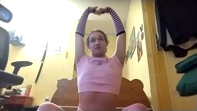 julialafemboy59 online show from January 12, 1:27 pm