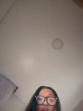 Snapshot of Soler_magnet chatting on February 19, 7:54 pm Soler magnet online show from February 19, 7:54 pm