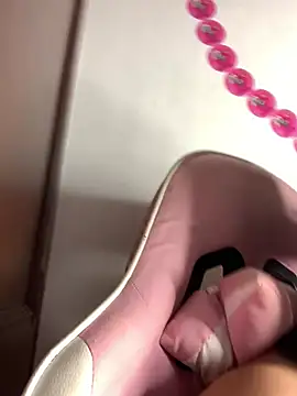 DulcePiink online show from March 3, 7:53 pm