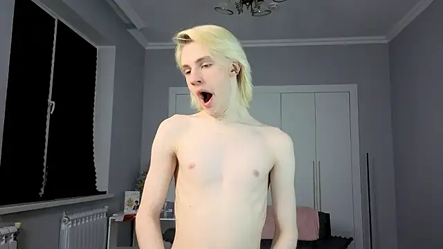 lucidangelok1 online show from March 12, 1:17 pm