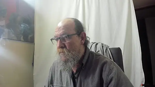 Uncle Hottie online show from January 5, 11:41 pm