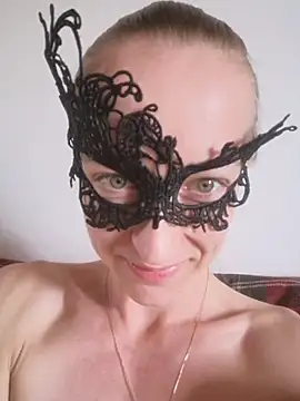 Snapshot of SexyMarlen4u chatting on October 9, 2:15 pm SexyMarlen4u online show from October 9, 2:15 pm