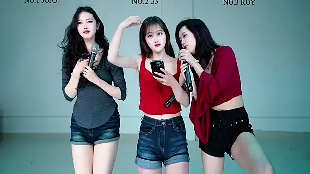 QIANXI 004 online show from March 8, 11:58 am