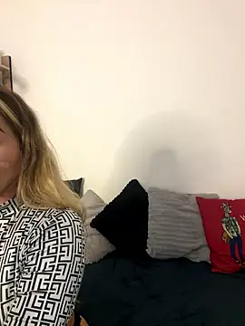 Felicity Hops online show from January 15, 10:35 pm