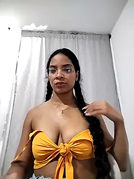 Snapshot of KATALINA_SANTANA_ chatting on February 18, 11:44 pm KATALINA SANTANA online show from February 18, 11:44 pm