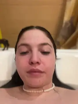 AlexaYvonne online show from February 18, 12:28 am