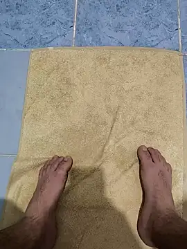 lyonnqw online show from January 8, 5:15 pm