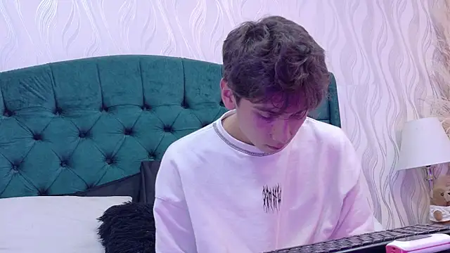 Snapshot of Liam_Noxx chatting on February 23, 10:29 pm Liam Noxx online show from February 23, 10:29 pm