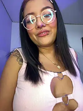 queen of you heart online show from January 12, 5:07 pm