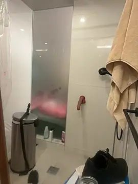 8plus4u2 online show from January 12, 5:12 am