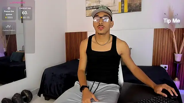 Julian Dark  online show from February 6, 4:28 am