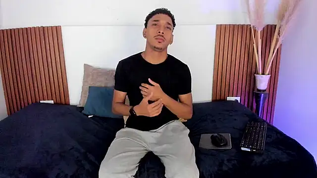 Julian Dark  online show from February 10, 4:16 am