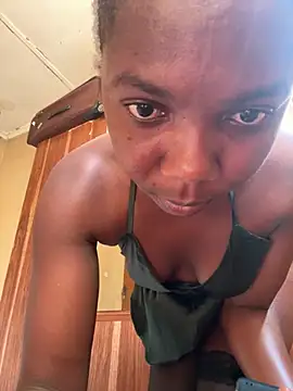 Chomi2014 online show from April 17, 12:30 pm