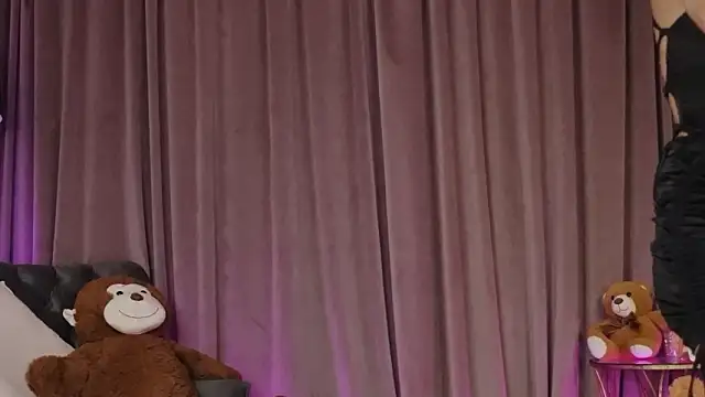 ZariaaVera online show from March 29, 8:20 pm