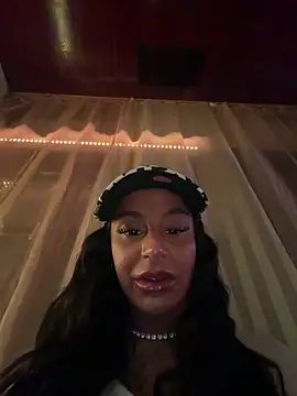 Snapshot of sweetxlayla chatting on February 4, 8:03 pm sweetxlayla online show from February 4, 8:03 pm