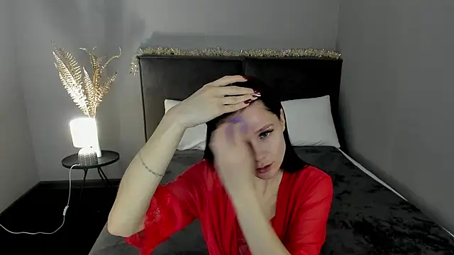 Snapshot of SkinyJoys chatting on February 6, 1:54 am SkinyJoys online show from February 6, 1:54 am