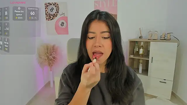 Sussan Monroe online show from April 3, 10:35 am