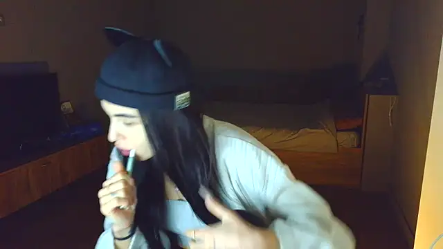 Vlada Elfie online show from April 24, 7:27 pm