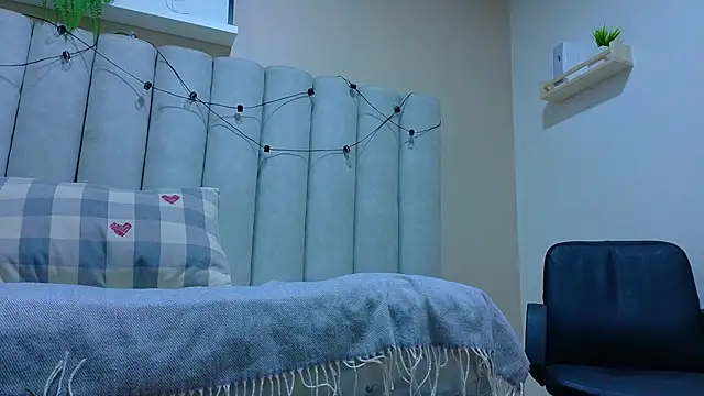 AmberStonne   online show from March 13, 3:02 am