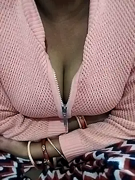 Lovely-Julie online show from January 9, 5:32 am