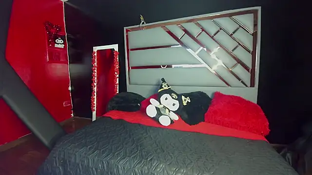 Snapshot of Mia_Miller001 chatting on February 16, 9:00 pm Mia Miller001 online show from February 16, 9:00 pm