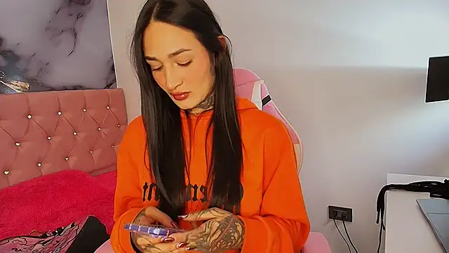 Evangeline heell online show from January 9, 2:25 am