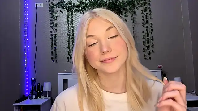 LlsabethHaze online show from January 8, 5:04 pm