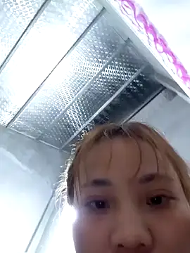 utlesexy online show from January 7, 1:35 pm