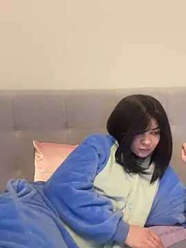 Lily Lii online show from January 16, 6:45 pm