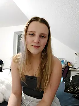 HotAlice69 online show from February 10, 12:15 am