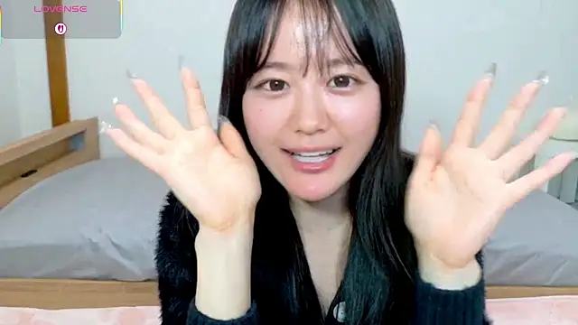 Snapshot of hani-chan chatting on February 22, 12:47 pm hani-chan online show from February 22, 12:47 pm