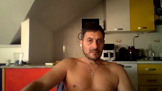 Snapshot of colosone chatting on November 5, 6:46 am colosone online show from November 5, 6:46 am