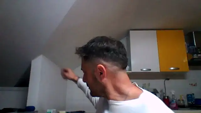 Snapshot of colosone chatting on November 15, 11:32 pm colosone online show from November 15, 11:32 pm