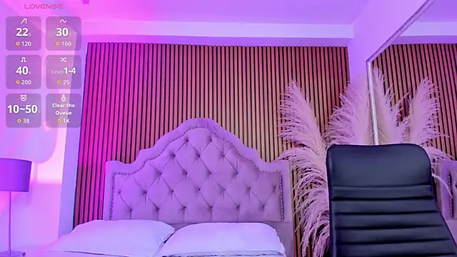 Violett hott  online show from February 27, 1:11 pm