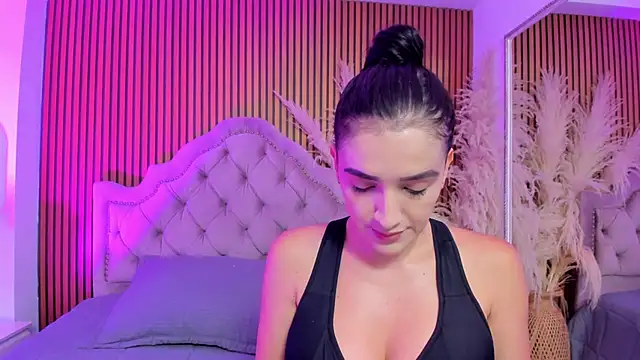 Violett hott  online show from March 4, 12:22 pm