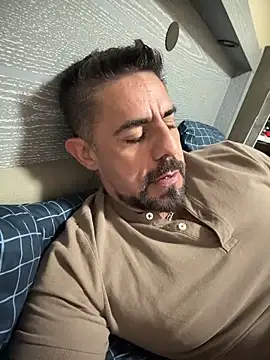 wolfbucker online show from March 31, 5:24 pm