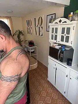 wolfbucker online show from April 1, 4:15 pm