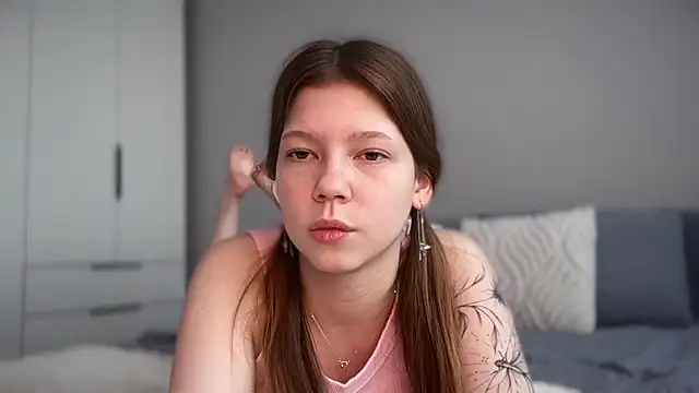 karalinhks online show from February 1, 8:46 am