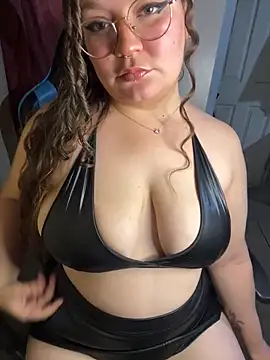 ParejaSutra69 online show from April 7, 2:23 am