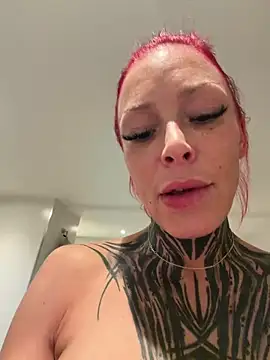 TittenTina online show from February 8, 10:35 pm