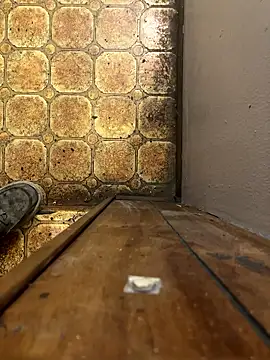 Nutsohard online show from January 8, 6:43 pm