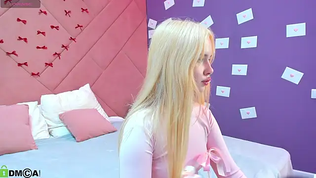 NicoletaCooper online show from February 11, 2:44 pm