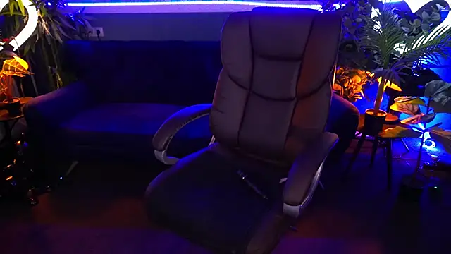 Snapshot of Dafni_Monn chatting on January 23, 10:01 am Dafni Monn online show from January 23, 10:01 am