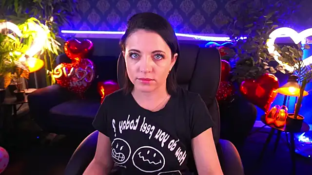 Snapshot of Dafni_Monn chatting on February 6, 1:43 pm Dafni Monn online show from February 6, 1:43 pm