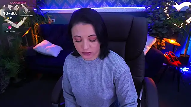 Snapshot of Dafni_Monn chatting on March 23, 6:37 am Dafni Monn online show from March 23, 6:37 am