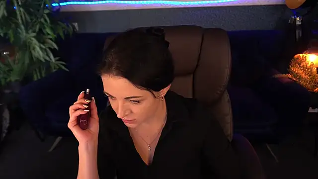 Snapshot of Dafni_Monn chatting on October 13, 5:29 am Dafni Monn online show from October 13, 5:29 am