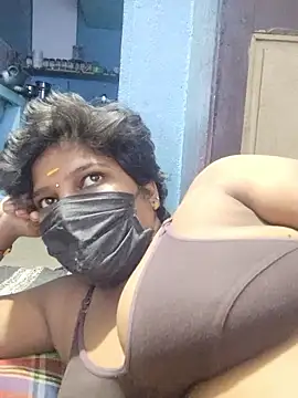 Snapshot of divyasree1431 chatting on February 12, 7:42 pm divyasree1431 online show from February 12, 7:42 pm